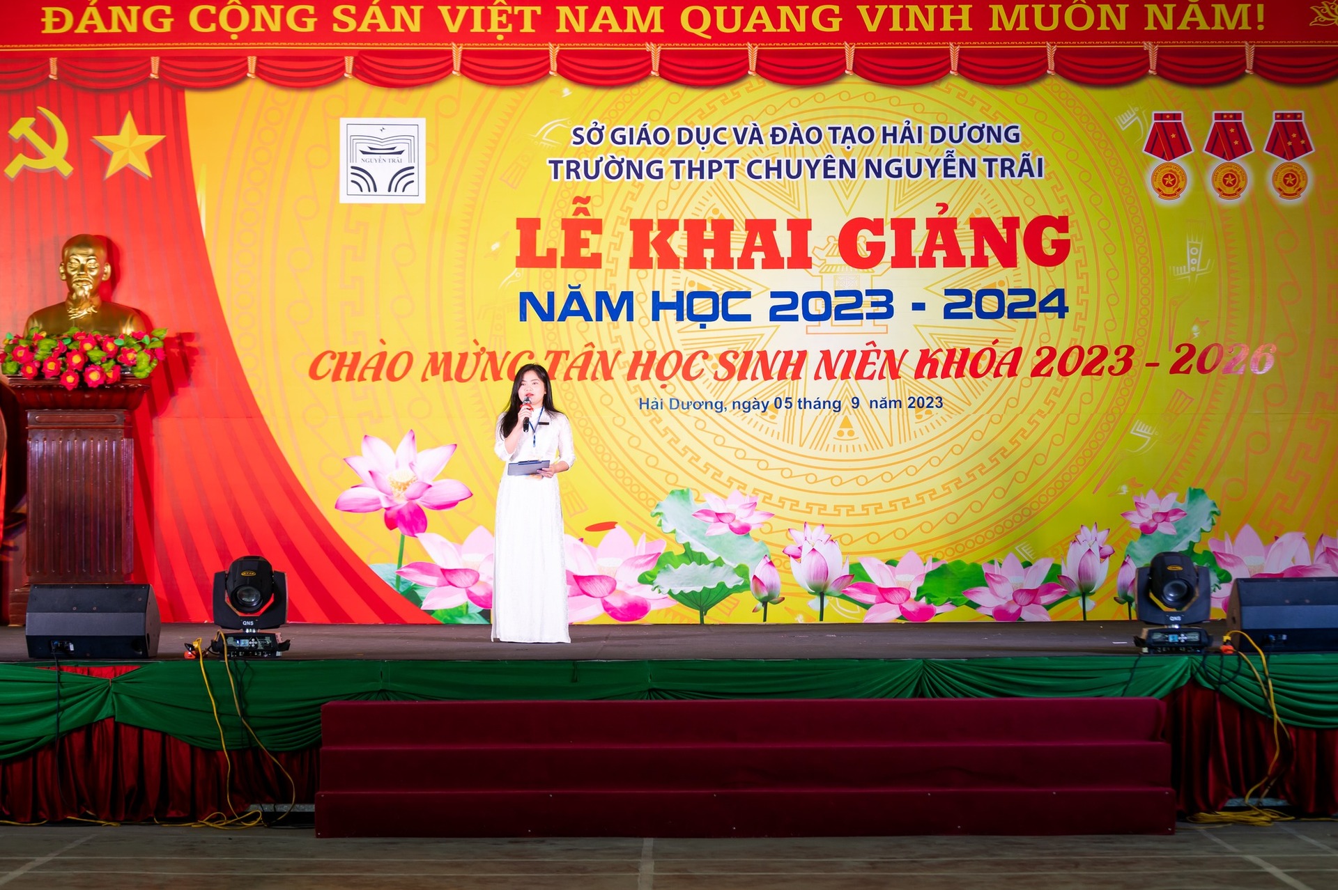 Nhấn để phóng to